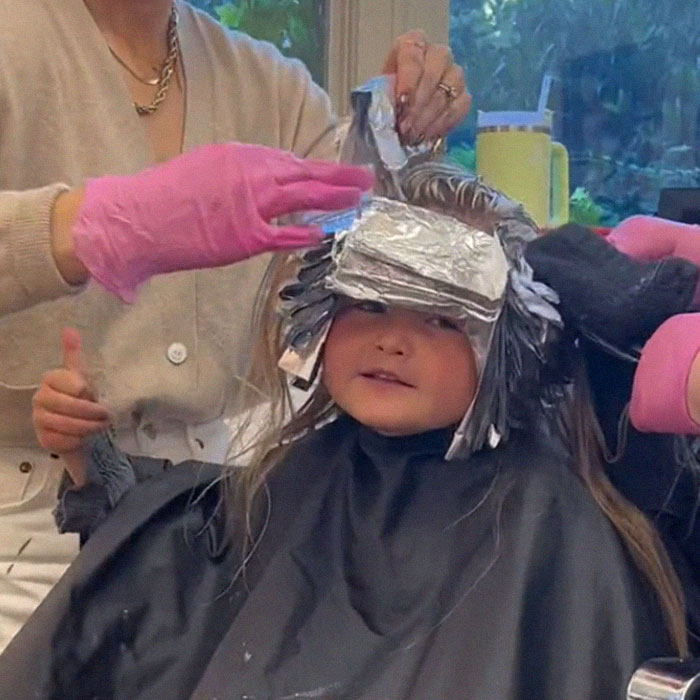 Woman Is Fuming After The Internet Turned A "Special And Fun Bonding Moment With Daughter" Against Her After Bleaching Five-Year-Old's Hair Woman Is Fuming After The Internet Turned A "Special And Fun Bonding Moment With Daughter" Against Her After Bleaching Five-Year-Old's Hair