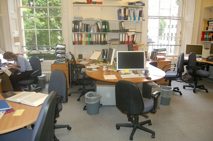 Woman Sparks Debates About How Low-Income Folks Can’t Even Afford To Hold A Job Because Of Ridiculously High Indirect Job Expenses Woman Sparks Debates About How Low-Income Folks Can’t Even Afford To Hold A Job Because Of Ridiculously High Indirect Job Expenses