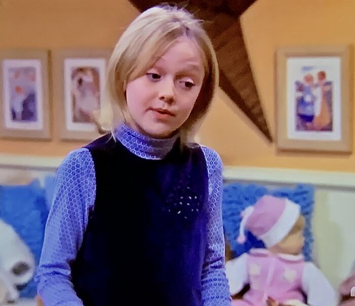 Dakota Fanning In Friends (1994)