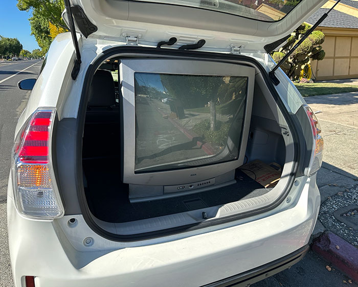 Thanks To A Lucky Sidewalk Find, I Can Now Confirm That The Rear Hatch Of A 2016 Toyota Prius V Is Precisely One RCA 32V420T Tall