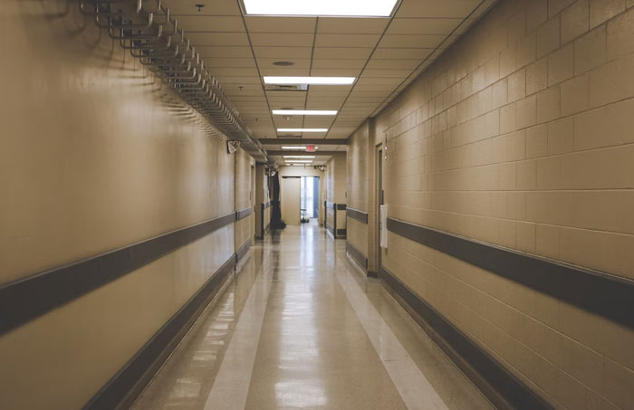 “What Is The Most Terrifying Thing To Happen To You In A Well-Lit And Populated Place?”: 30 People Tell Some Terrifying Stories