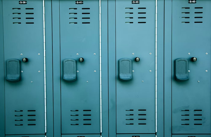 “What Is The Most Terrifying Thing To Happen To You In A Well-Lit And Populated Place?”: 30 People Tell Some Terrifying Stories