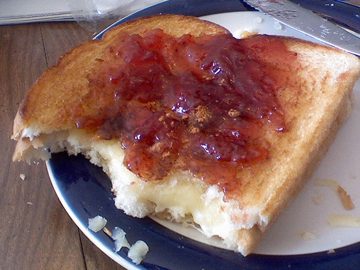 “What Is Your Favorite Meal Or Snack That No One Understands?”: 30 People Share Their Beloved But Weird Food Combos