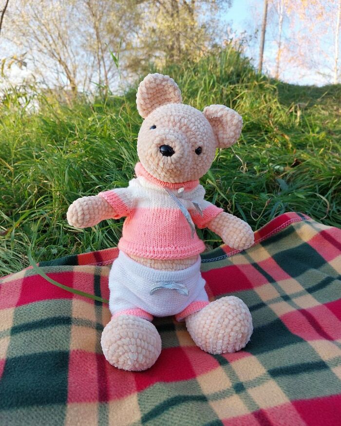 Me And My Little Friends Having Fun Outdoors (8 Pics)