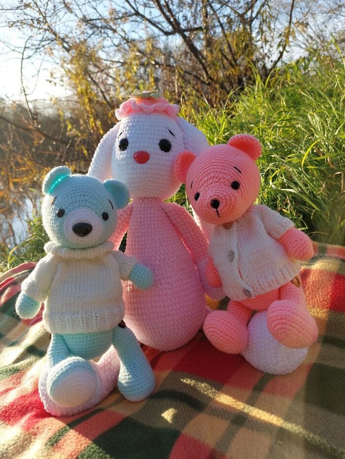 Me And My Little Friends Having Fun Outdoors (8 Pics)