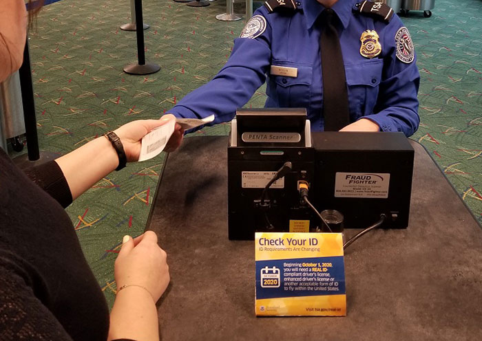 22 Problemas al "viajar siendo de talla grande” que no preocupan a los delgados