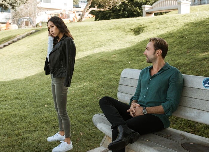 40 Times Men Did Something So Annoying, It Made Women Ghost Them Instantly