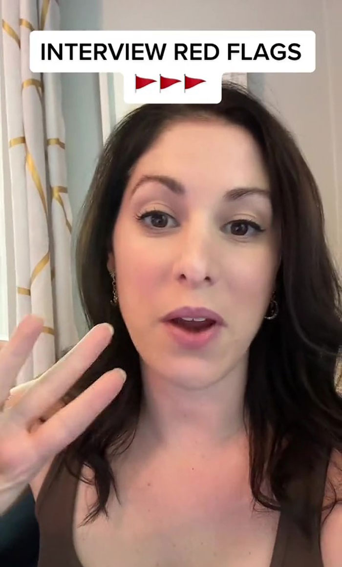 &ldquo;If You See These, Beware&rdquo;: This Leadership Coach Goes Viral Online For Sharing 3 Red Flags To Look Out For In A Potential New Boss