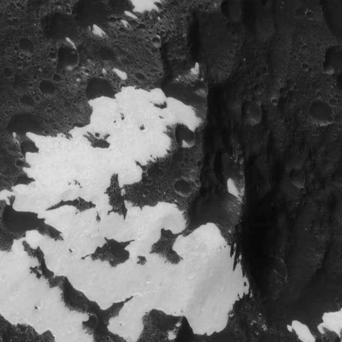 Picture of Saturn moon surface