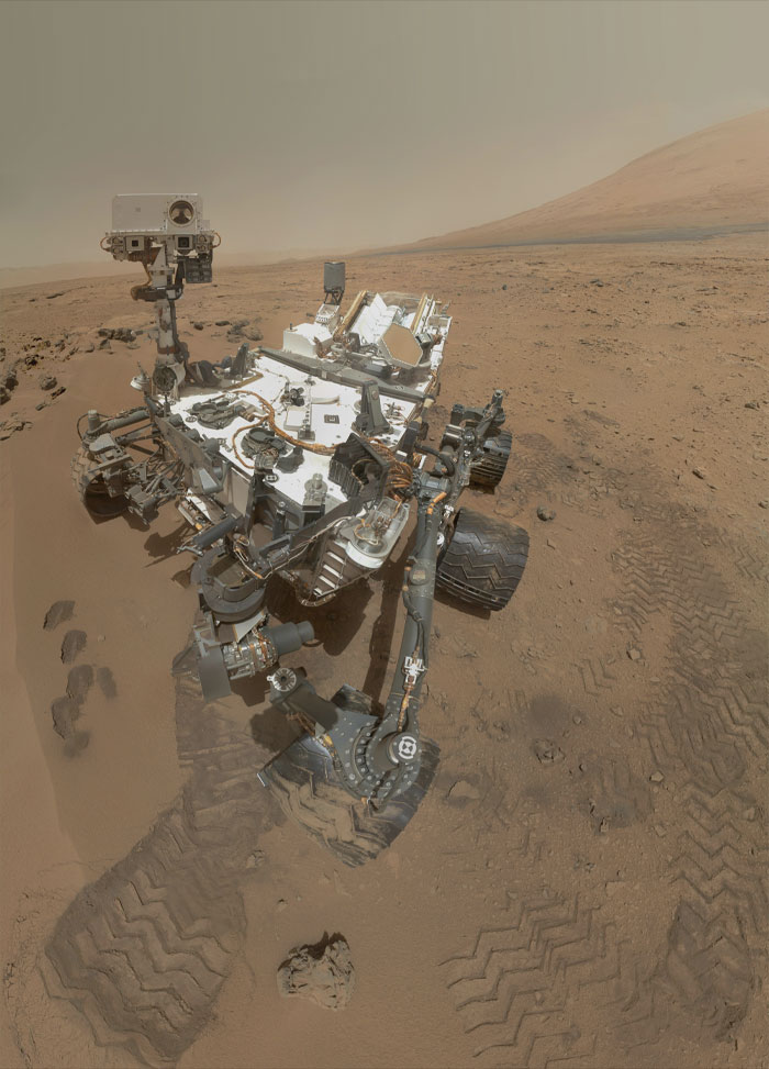 Picture of Mars surface with robot