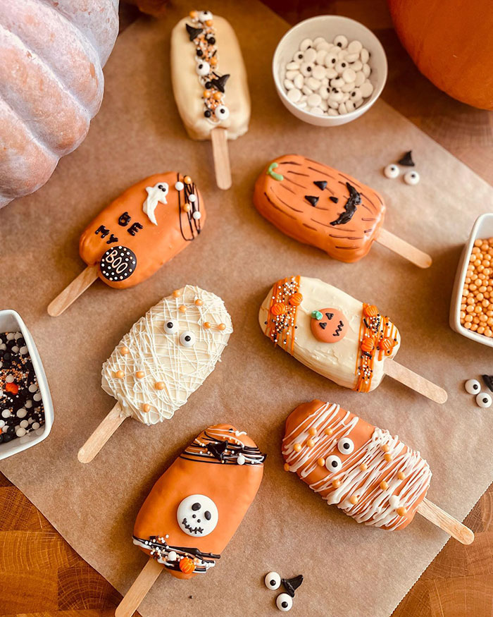 My Halloween Magnum Cakes