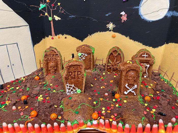 Edible Spooky Graveyard