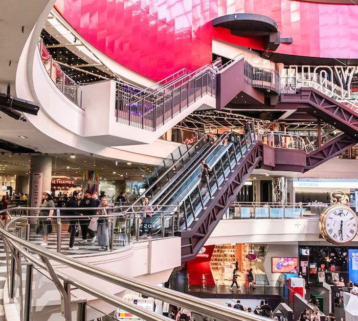 “What Is The Most Terrifying Thing To Happen To You In A Well-Lit And Populated Place?”: 30 People Tell Some Terrifying Stories