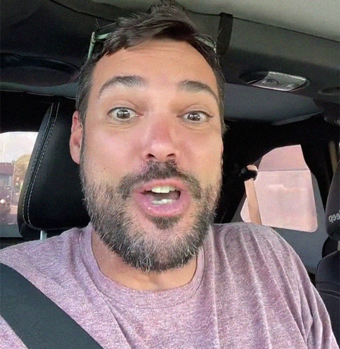 "For What?": Man Orders A Pizza He Will Pick Up Himself, Is Surprised When He's Asked For A 20% Tip "For What?": Man Orders A Pizza He Will Pick Up Himself, Is Surprised When He's Asked For A 20% Tip