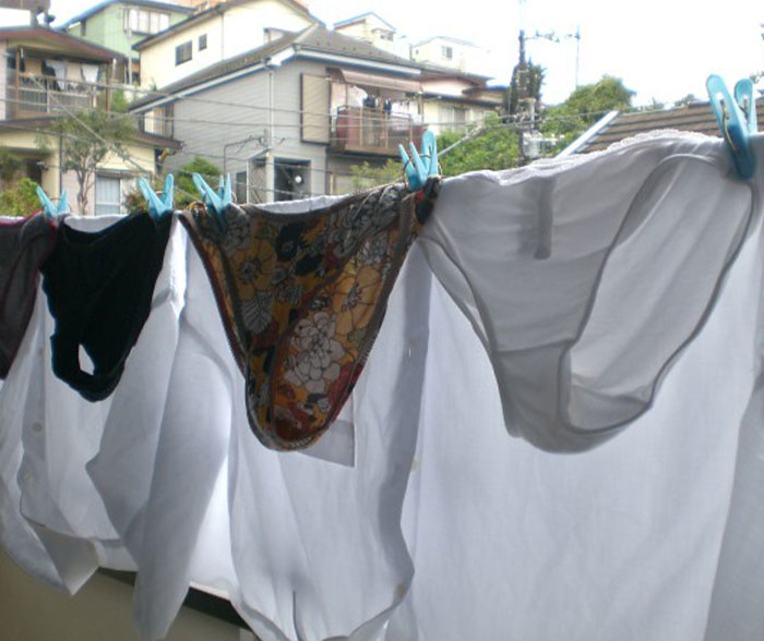 Someone Asked Men To Share What They Learned From Living With Women That They Didn't Know Before, And These Are 30 Of The Most Surprising Answers