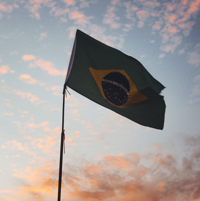 Non-Americans Share 30 Annoying Things Most American Tourists Do But Shouldn't When Visiting Their Countries