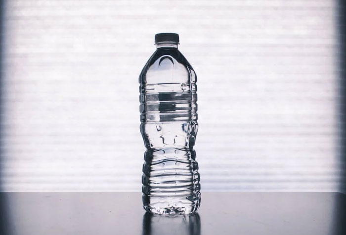 Non-Americans Share 30 Annoying Things Most American Tourists Do But Shouldn't When Visiting Their Countries