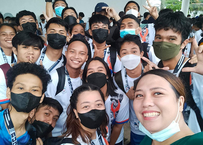 These Students Understood The Assignment When Their Teacher Asked Them To Make Hats To Prevent Them From Cheating During Their Exams