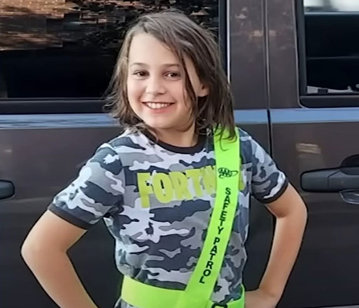 10 Y.O. Asks A Cashier To Pretend To Be His Mom When A Stranger Kept Following Him And Asking To Come With Her