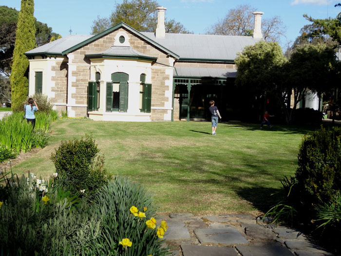 &ldquo;Even The 16-Year-Old Has A 9 PM Bedtime&rdquo;: Woman Keeps Criticizing Brother&rsquo;s Parenting Style While Living In His House, Almost Gets Kicked Out