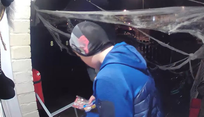 Viral Video With Over 1M Views Shows Two Kids Leaving Candy In An Empty Treat Bowl In A Heartwarming Act Of Kindness