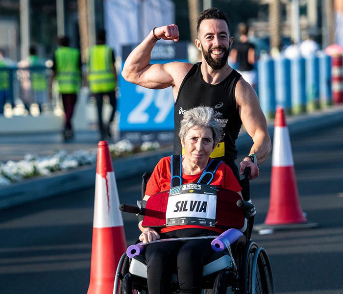 Mother-Son Duo Hold The Guinness World Record For “Fastest Marathon Pushing A Wheelchair,” And The Internet Can’t Get Enough Mother-Son Duo Hold The Guinness World Record For “Fastest Marathon Pushing A Wheelchair,” And The Internet Can’t Get Enough