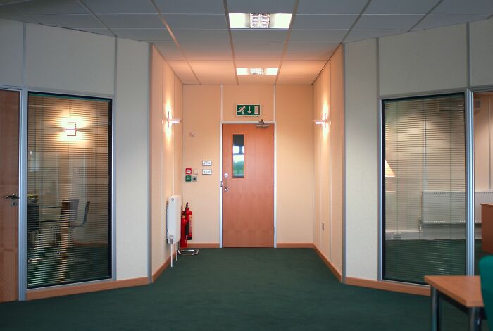 30 Pieces Of Advice That Didn't Age Well, According To Folks In This Online Group