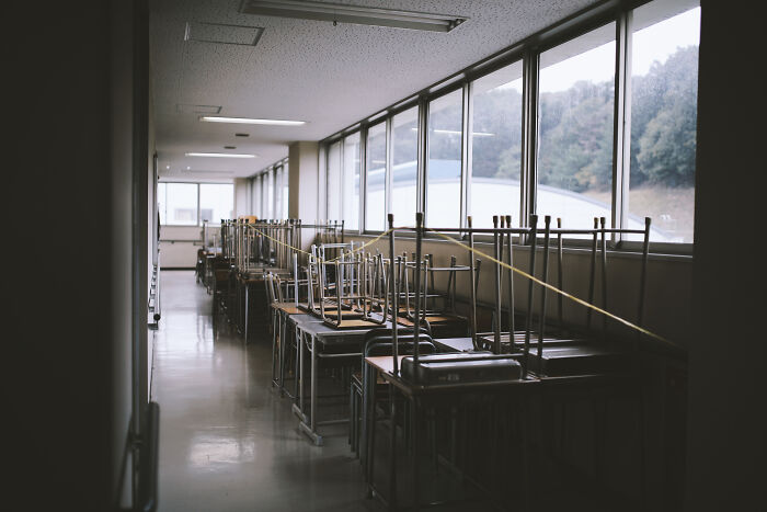 30 Pieces Of Advice That Didn't Age Well, According To Folks In This Online Group