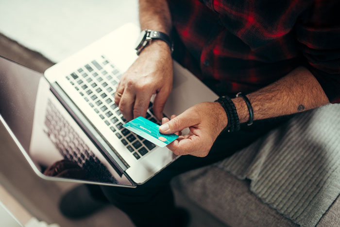 Bank Doesn&rsquo;t Let Guy Withdraw His $1.31 Easily, He Decides To Drown Them In Perpetual Transactions Over 260 Years