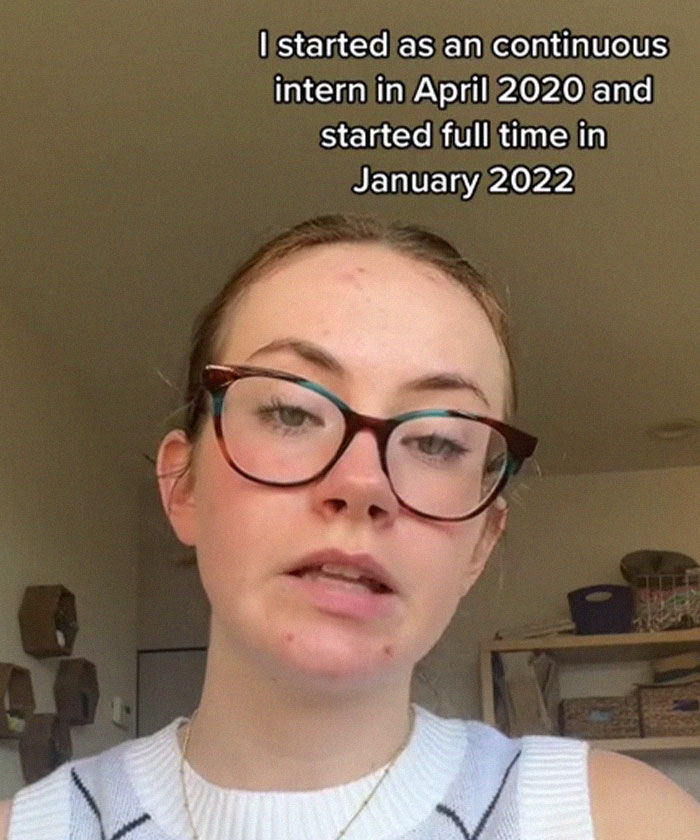 Woman Hands In "Heartfelt" And "Genuine" 2 Weeks' Notice, Gets Insulted In Front Of Her Whole Team Woman Hands In "Heartfelt" And "Genuine" 2 Weeks' Notice, Gets Insulted In Front Of Her Whole Team
