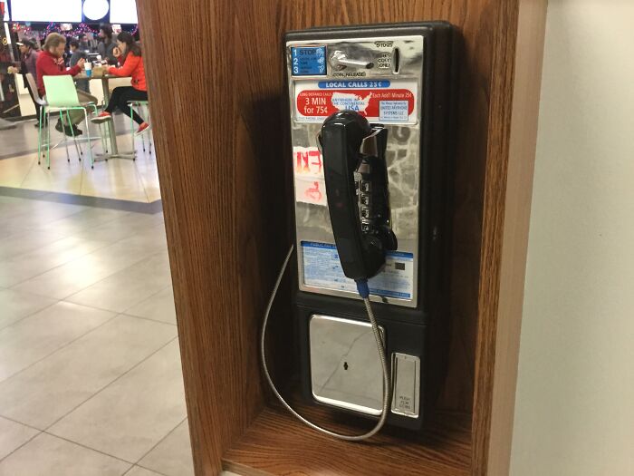 30 Pieces Of Advice That Didn't Age Well, According To Folks In This Online Group