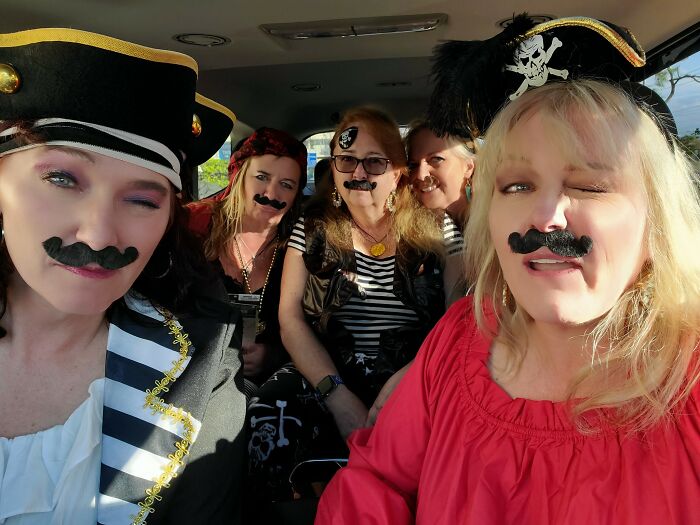 Me And My Friends Love To Spend Time Together, And Here Are The Top 10 Crazy Ideas For Extraordinary Meetups Me And My Friends Love To Spend Time Together, And Here Are The Top 10 Crazy Ideas For Extraordinary Meetups