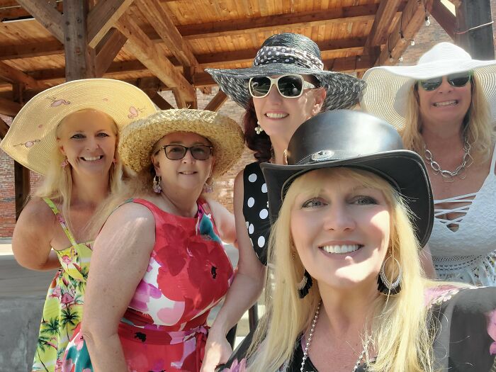 Me And My Friends Love To Spend Time Together, And Here Are The Top 10 Crazy Ideas For Extraordinary Meetups Me And My Friends Love To Spend Time Together, And Here Are The Top 10 Crazy Ideas For Extraordinary Meetups