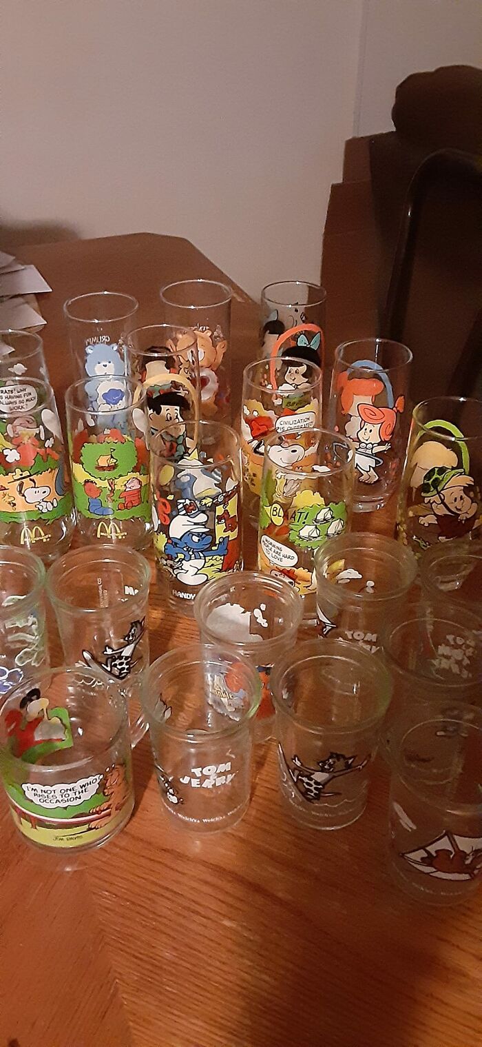 Mi tía estaba por deshacerse de algunas cosas y me dio estos tesoros de mi infancia. Sé que no valen mucho, pero los recuerdos son invaluables