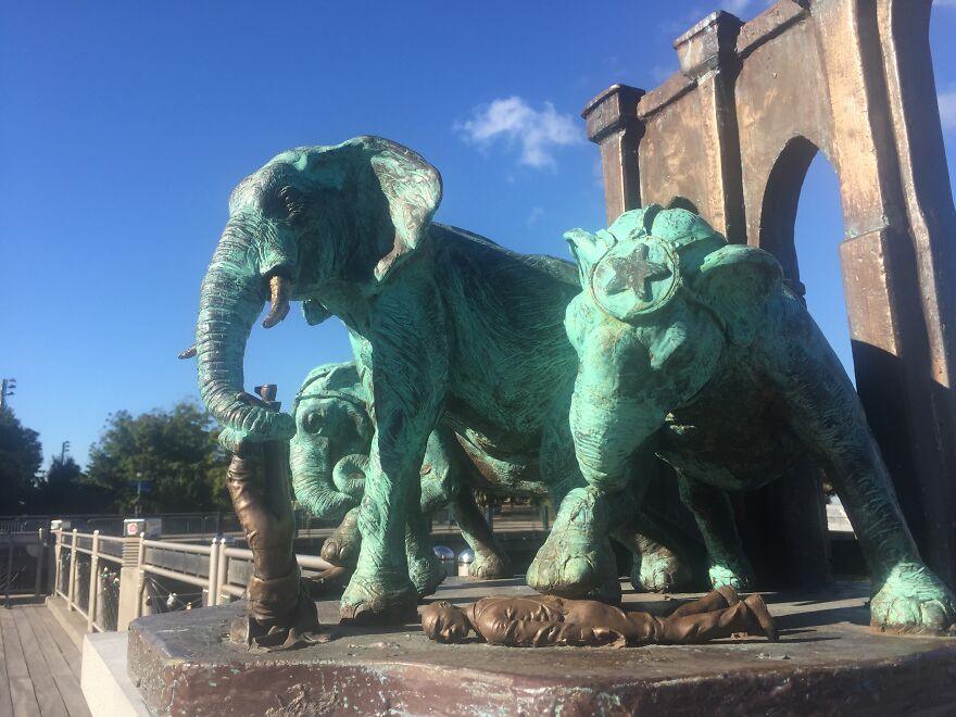 A Monument To The Brooklyn Bridge Elephant Stampede Of 1929 A Monument To The Brooklyn Bridge Elephant Stampede Of 1929