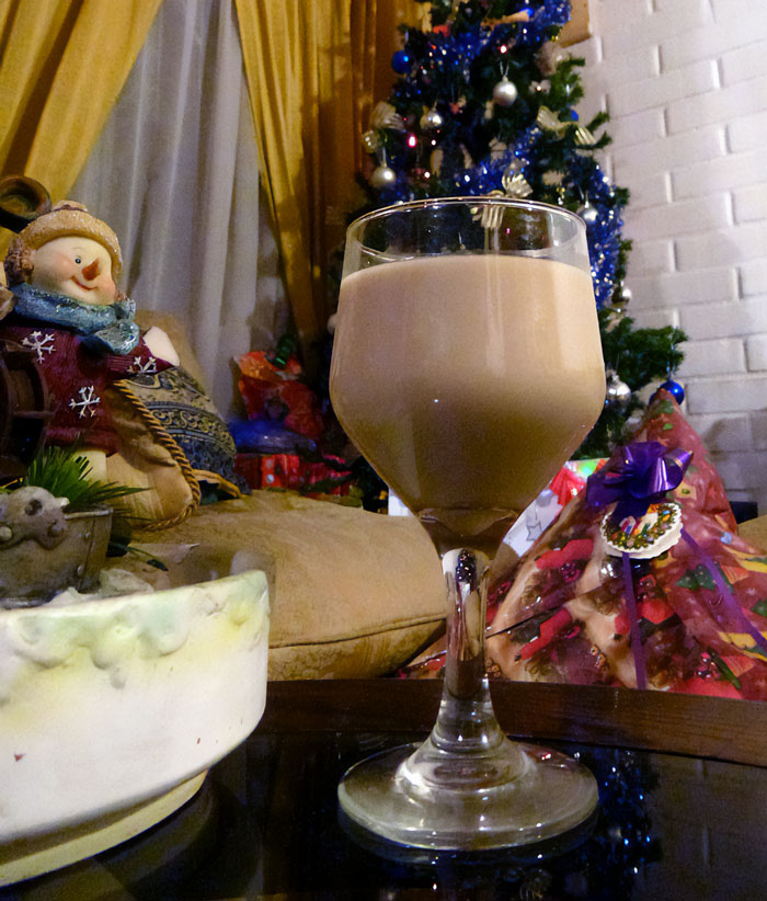 Cola De Mono, A Traditional Christmas Drink In Chile