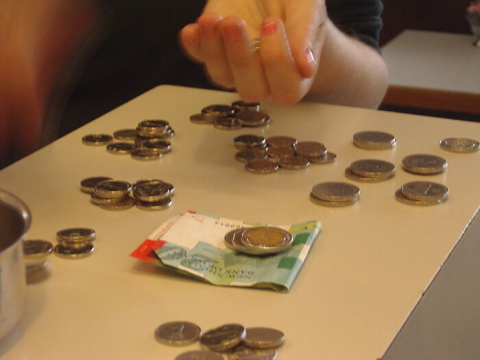 30 Cheapskates So Cheap, Calling Them Frugal Would Be A Compliment, As Shared Online