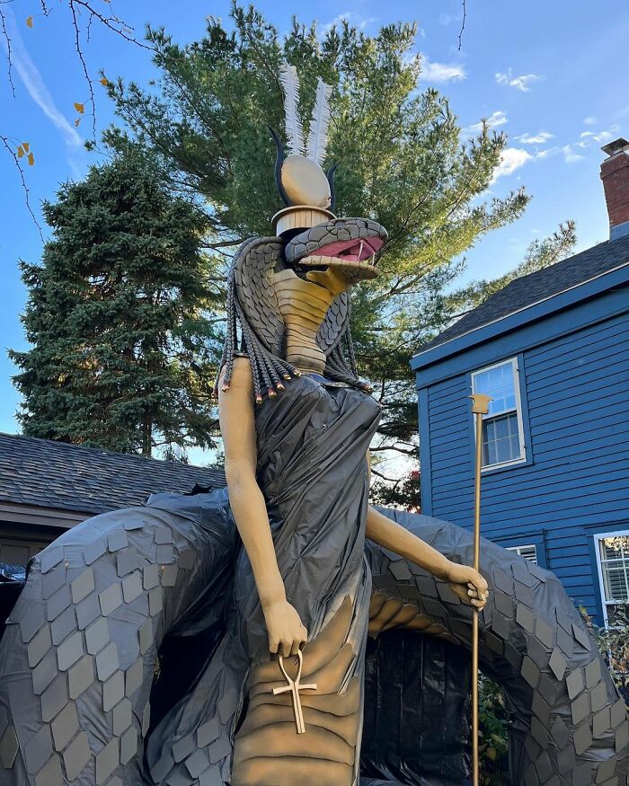 Every Year, This Talented Architect Dad Builds Something In The Driveway For Halloween, And Here Are 8 Of The Most Impressive Sculptures Every Year, This Talented Architect Dad Builds Something In The Driveway For Halloween, And Here Are 8 Of The Most Impressive Sculptures