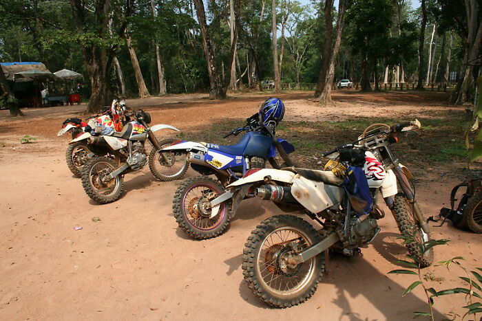 Former Students Share 35 Bizarre Things That Happened At Their Schools