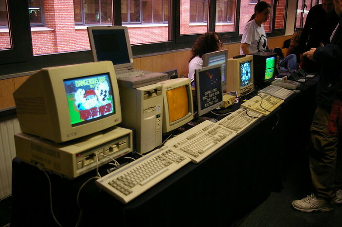 30 Signs That The Workplace You’ve Entered Isn’t Worth Staying In, As Shared By Folks Online