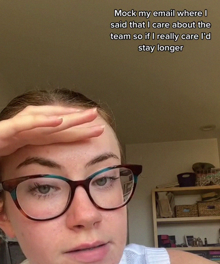 Woman Hands In "Heartfelt" And "Genuine" 2 Weeks' Notice, Gets Insulted In Front Of Her Whole Team Woman Hands In "Heartfelt" And "Genuine" 2 Weeks' Notice, Gets Insulted In Front Of Her Whole Team