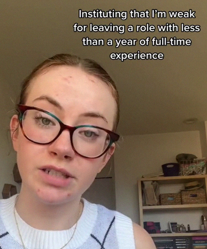 Woman Hands In "Heartfelt" And "Genuine" 2 Weeks' Notice, Gets Insulted In Front Of Her Whole Team Woman Hands In "Heartfelt" And "Genuine" 2 Weeks' Notice, Gets Insulted In Front Of Her Whole Team