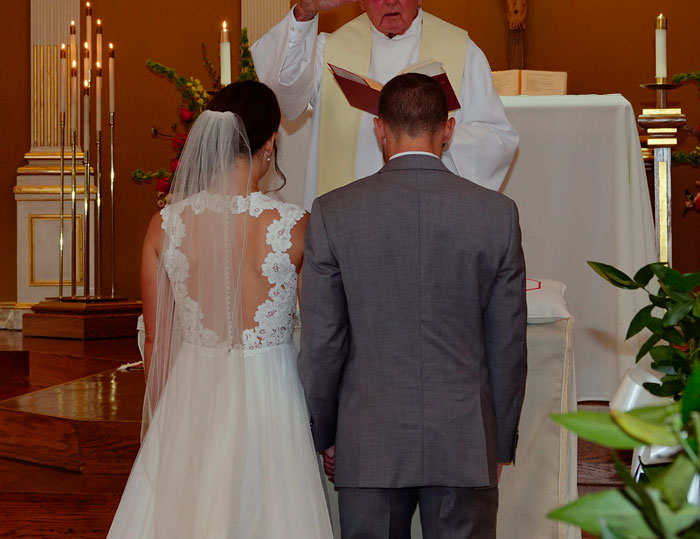 Folks Online Get Second-Hand Embarrassment When They See These 35 Things At Weddings