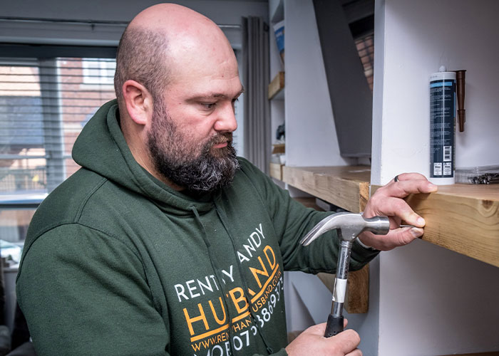 Woman &ldquo;Rents Out&rdquo; Her Handy Husband As A Joke, Turns It Into A Full-Time Business