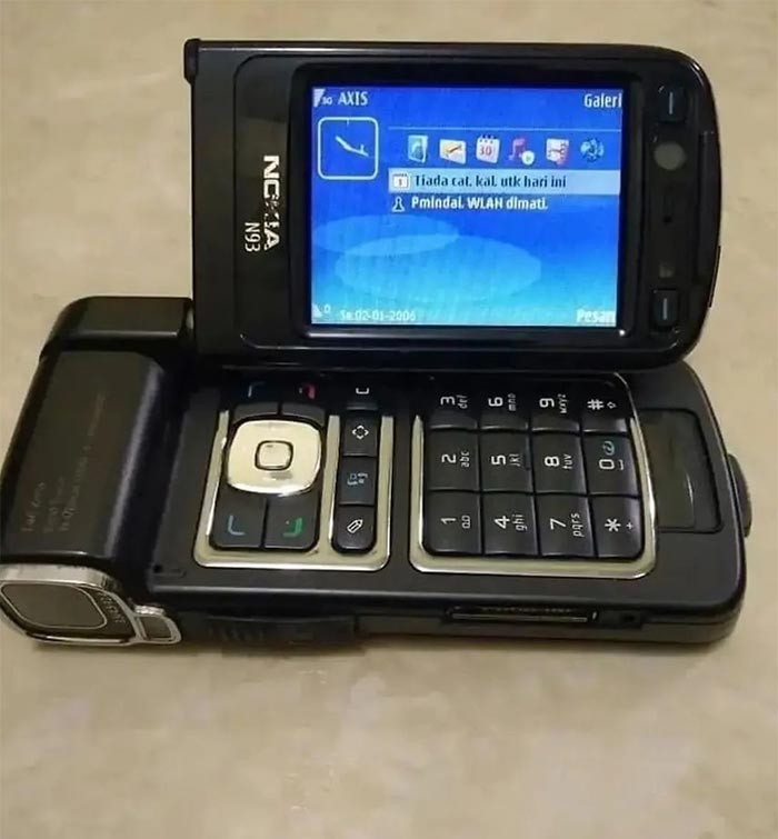 Nokia N93
