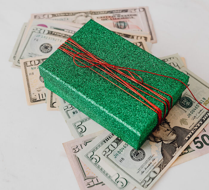 35 Workplace Behaviors That People Say Are Actually Toxic