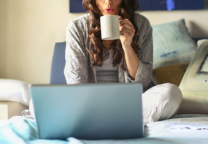 People Are Loving How This Childfree Woman Clapped Back At "Friend" After She Demanded She Pick Up Her Kids From Camp Every Day