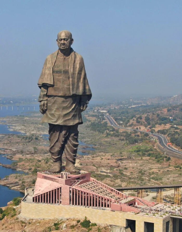 Estatua de la Unidad en la India. La estatua más grande del mundo en la actualidad