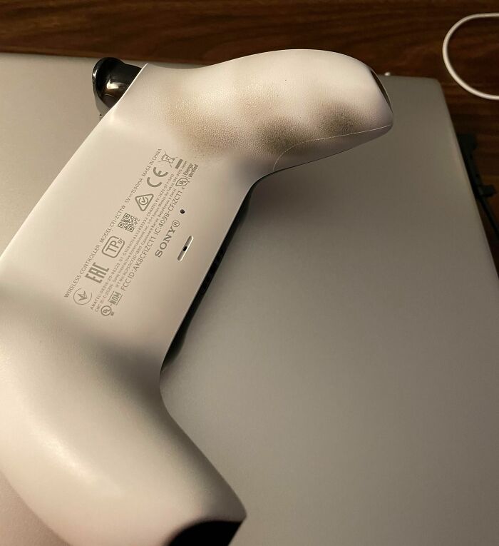 I Let My Roommate Use My PS5 When I’m Not Home. This Is What I Come Back To