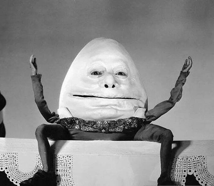 The 1933 Film Of Alice In Wonderland Is Pure Nightmare Fuel. Directed By Norman Z. Mcleod And Well Worth Watching!